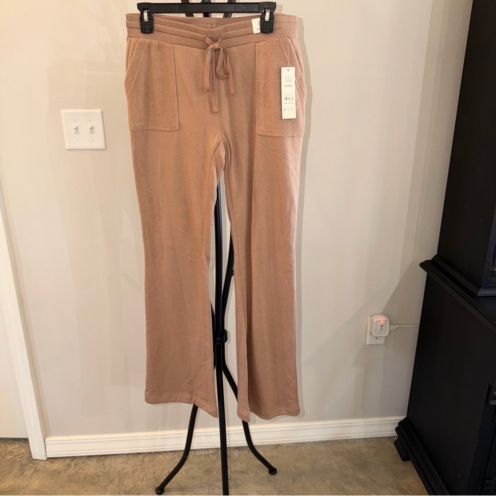 NWT No Boundaries Soft Knit Lounge Pants M Tan Fall Cabincore Cozy Autumn Fit